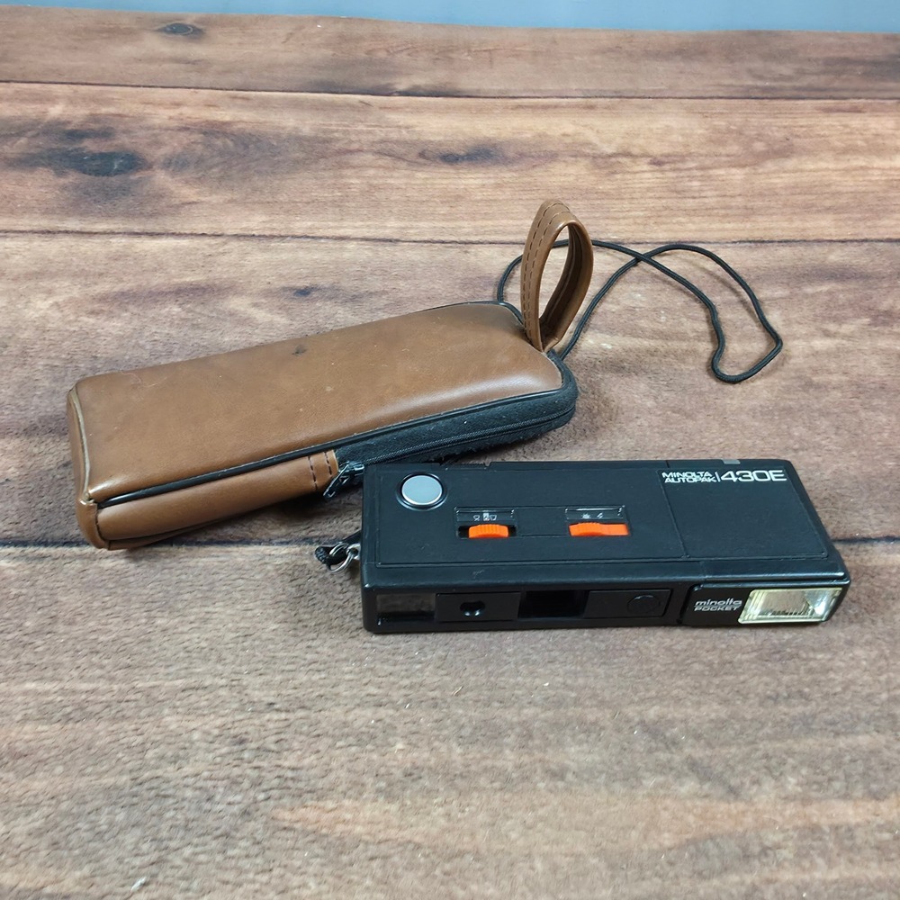 Minolta Autopak 430E Pocket Camera Black Good Vintage 110 Film Flash Case